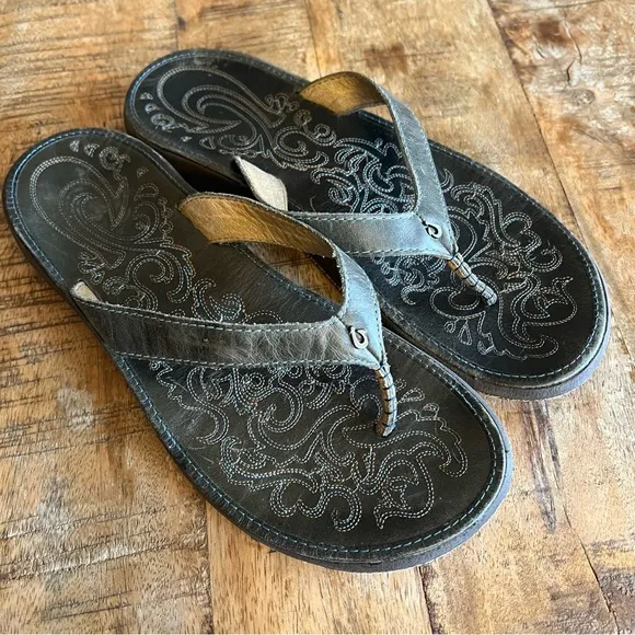 Olukai Paniolo Thong Sandals 7 Flip Flops Slip On Olive Green Comfort Flats