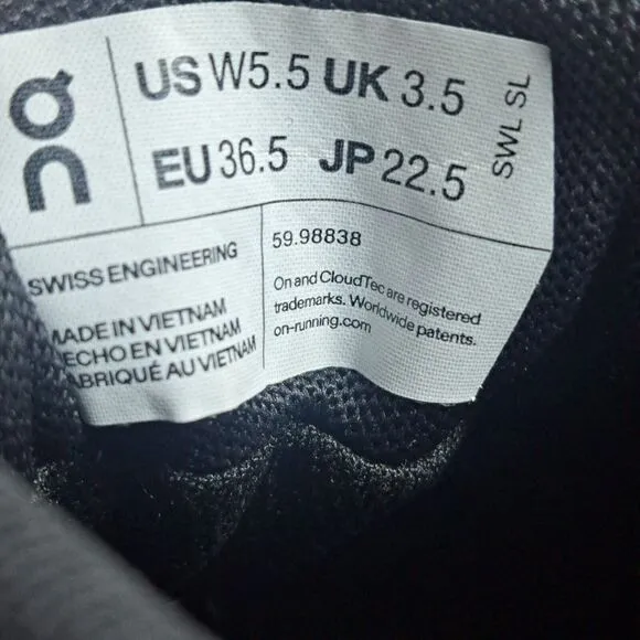 On Cloud 5 Waterproof Slip On Black Bungee Running Sneaker Women's Sz 5.5 (VGC)