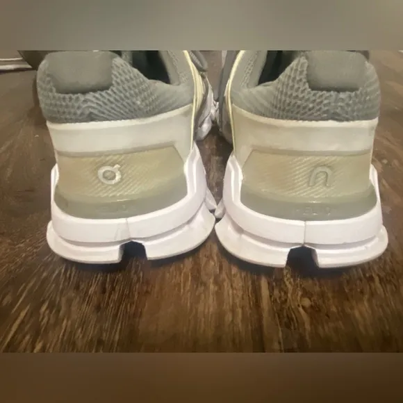 ON Cloudswift Women's Running Shoes - Gray and White