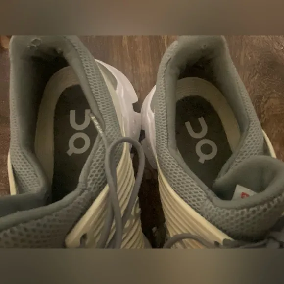 ON Cloudswift Women's Running Shoes - Gray and White