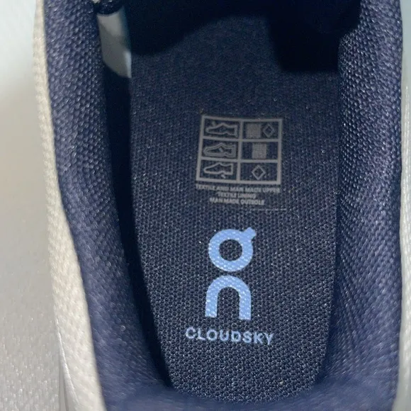 On Running Cloudsky  Gray and Blue sneakers Y6 NWOT