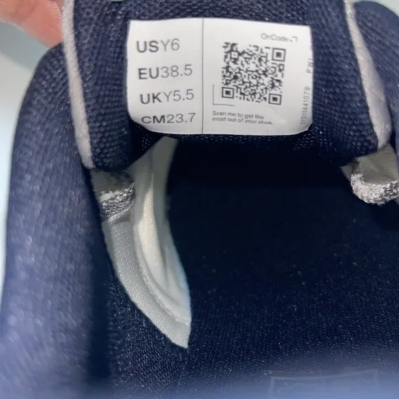 On Running Cloudsky  Gray and Blue sneakers Y6 NWOT