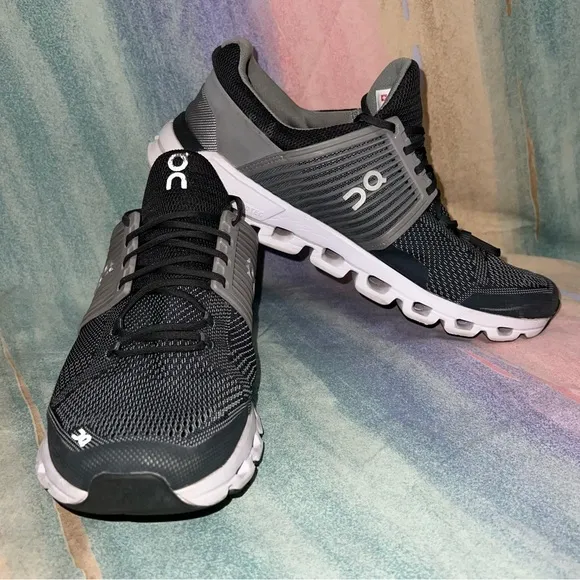 On Running Cloudswift Men’s shoes size 10 Shark/Shadow