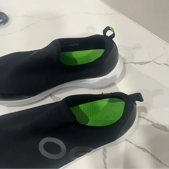 OOFOS, Black Women's OOmg sneaker Shoes, size 9