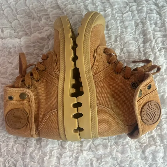 Palladium Boots In Color Peru Archive Size 9.5