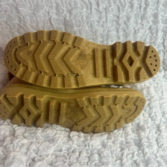 Palladium Boots In Color Peru Archive Size 9.5