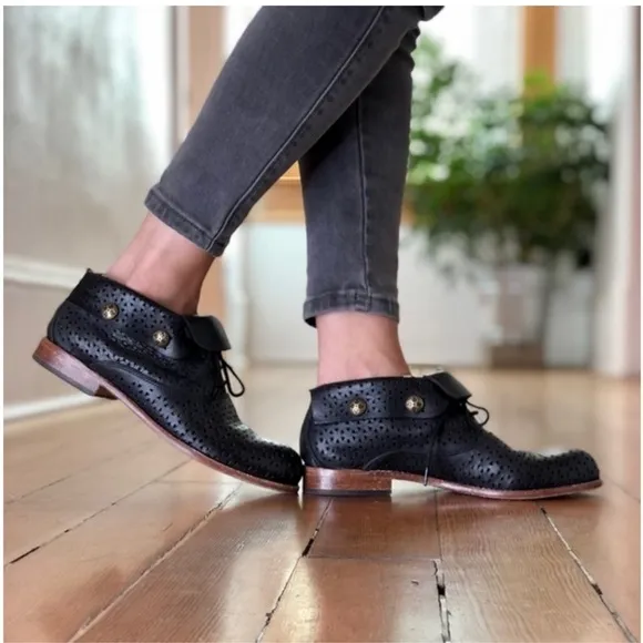 Patricia Nash Sabrina ankle boots Black perforated Leather lace up fold booties