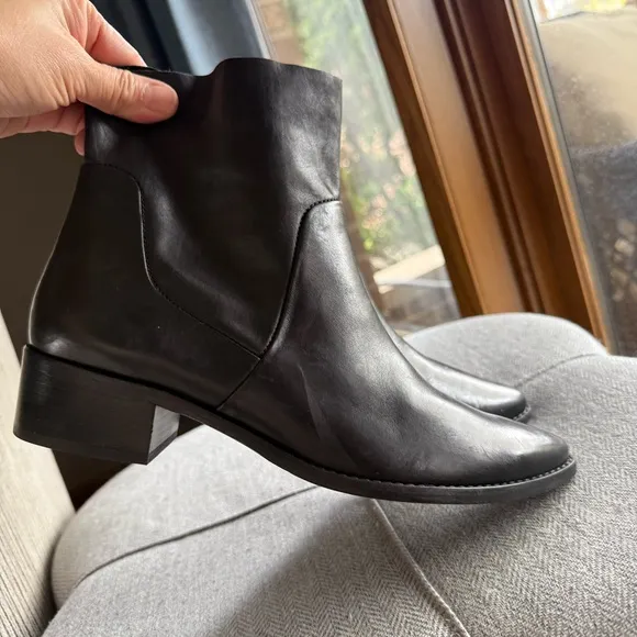Paul Green Black Leather Ankle Boots