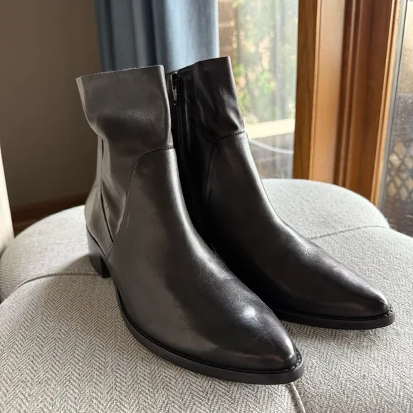 Paul Green Black Leather Ankle Boots