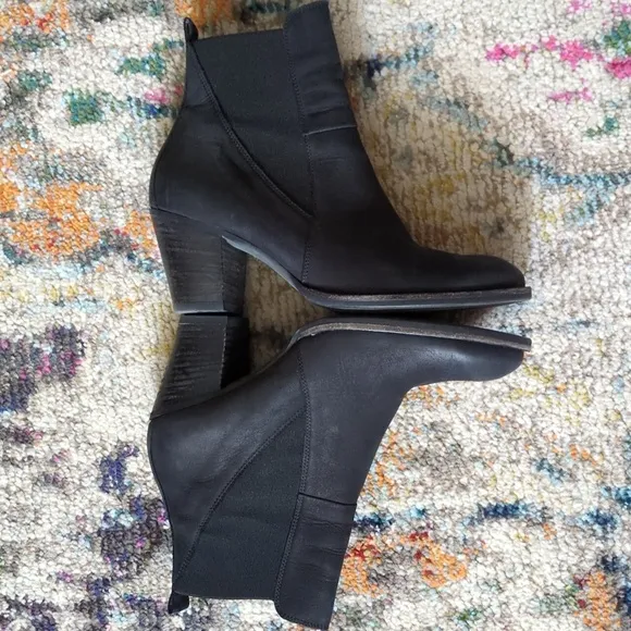 Paul Green Black Leather Booties