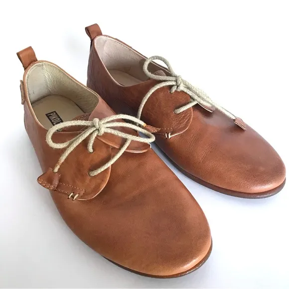 Pikolinos Calabria Lace Up Flats (5.5/6)
