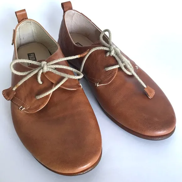 Pikolinos Calabria Lace Up Flats (5.5/6)