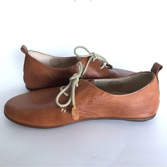 Pikolinos Calabria Lace Up Flats (5.5/6)