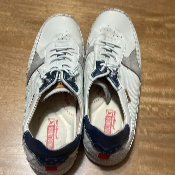 Pikolinos White and Blue Casual Shoes