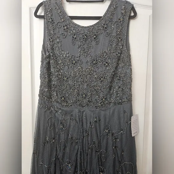 Pisarro Nights Beaded Mesh Gown SZ 14 NEW Grey Silver beads