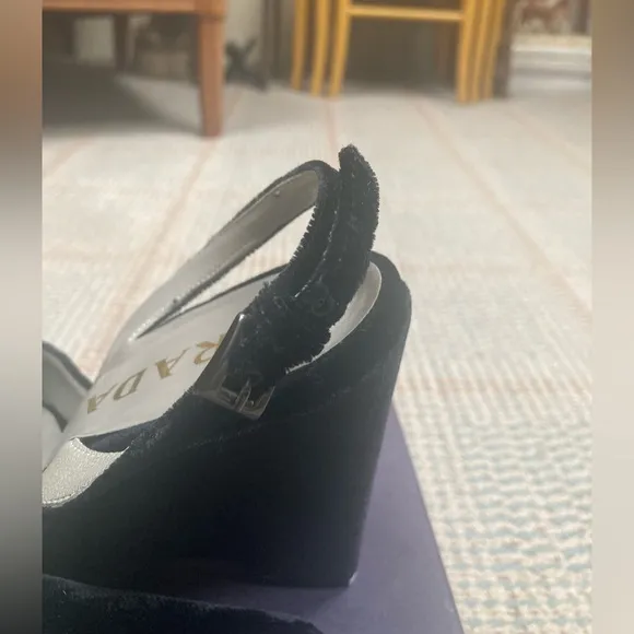 Prada Velvet Slingback Wedges 🖤 Black beauties 🖤