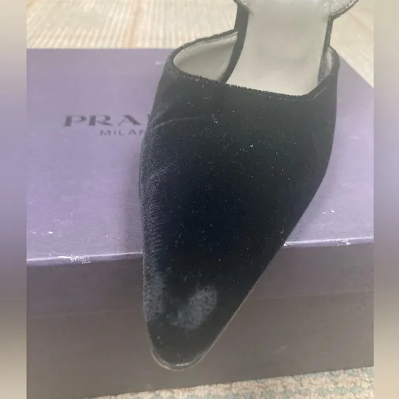 Prada Velvet Slingback Wedges 🖤 Black beauties 🖤