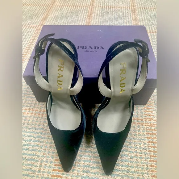 Prada Velvet Slingback Wedges 🖤 Black beauties 🖤