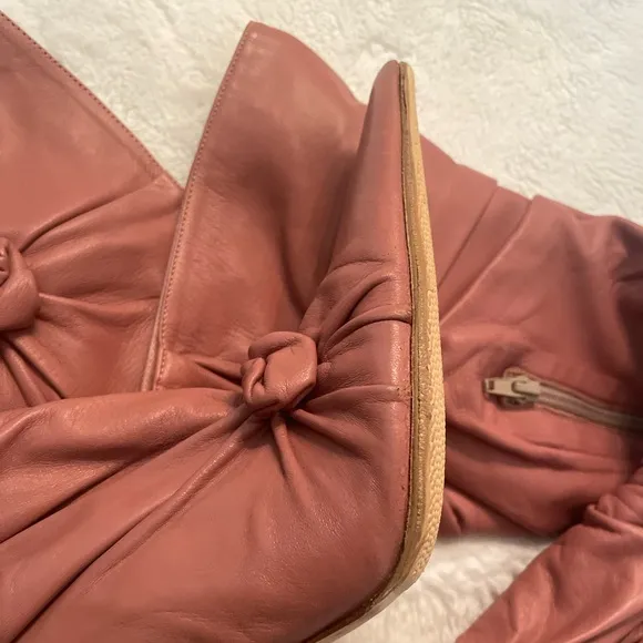 Preowned Les Tropeziennes Elegant Women's Knotted Leather Boots