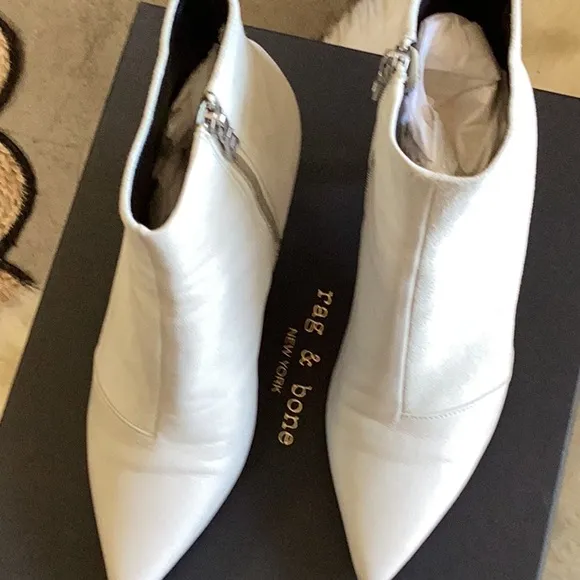Rag &amp; Bone Women's White Ankle Bootsdesigner.Suede &amp;leather. Used for one show
