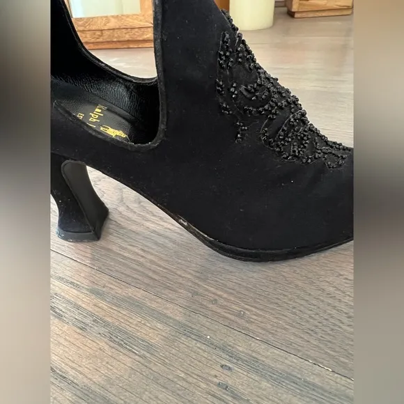 RALPH LAUREN Vintage Satin Beaded Formal Pumps