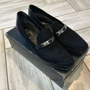 Rangoni Italian Eufemia Loafer Flats with Silver Detail US 9
