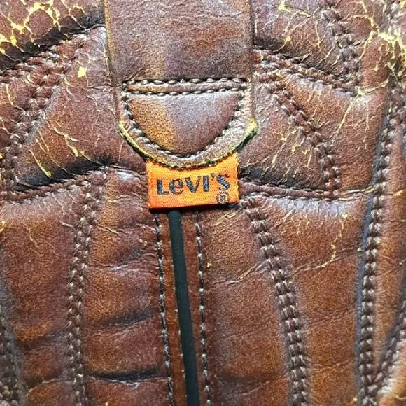 RARE Vintage Women’s Levi’s Beautiful Chocolate Leather Cowgirl Boots Size 10.5