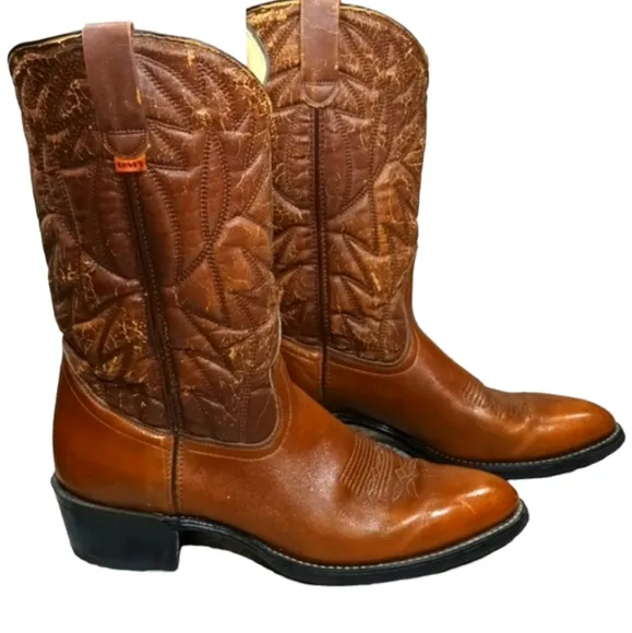 RARE Vintage Women’s Levi’s Beautiful Chocolate Leather Cowgirl Boots Size 10.5