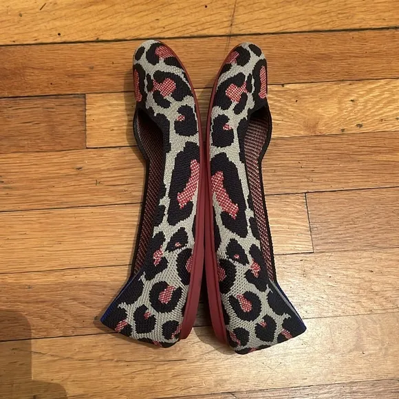 **Rare/Retired** Rothy’s Round Toe Flats in Red Cat, size 9.5