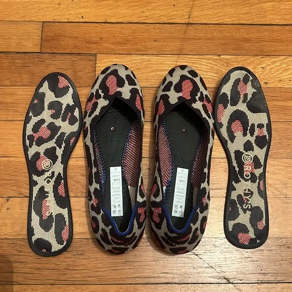 **Rare/Retired** Rothy’s Round Toe Flats in Red Cat, size 9.5