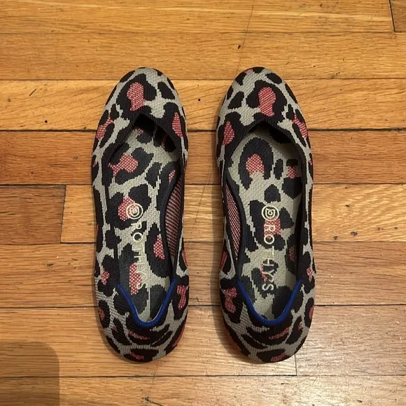 **Rare/Retired** Rothy’s Round Toe Flats in Red Cat, size 9.5