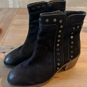 Rebels Leather Grommet Boots 6