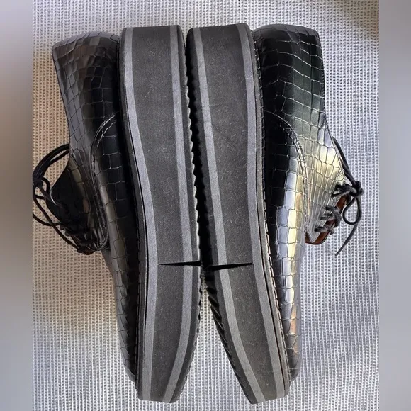 ROBERT CLERGERIE BROOKS WOMENS  Black Crocodile Pattern  Shoes size 40. USA 9