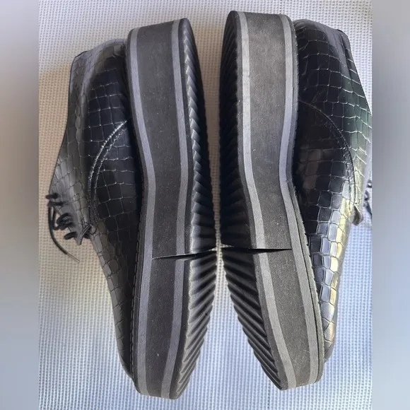 ROBERT CLERGERIE BROOKS WOMENS  Black Crocodile Pattern  Shoes size 40. USA 9