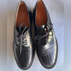 ROBERT CLERGERIE BROOKS WOMENS  Black Crocodile Pattern  Shoes size 40. USA 9