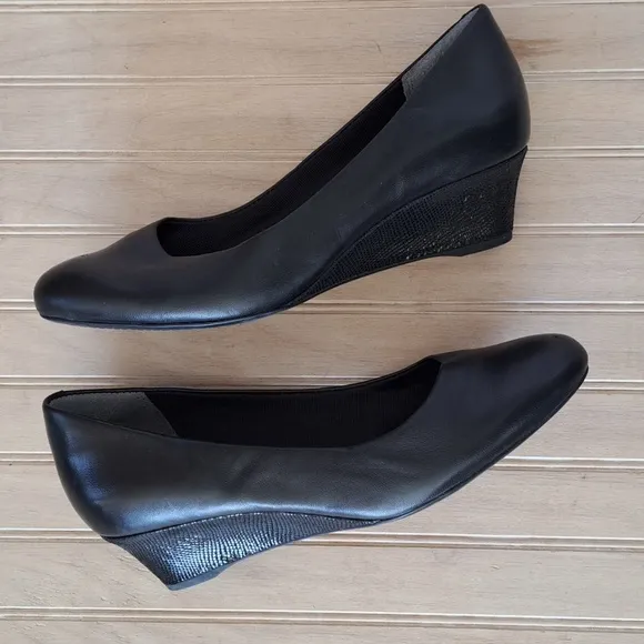 Rockport Total Motion Trutech Leather Comfort Wedge Low Heel Cushion Insole