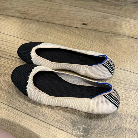 Rothy’s Black and Cream Flats with Comfort Women’s 10