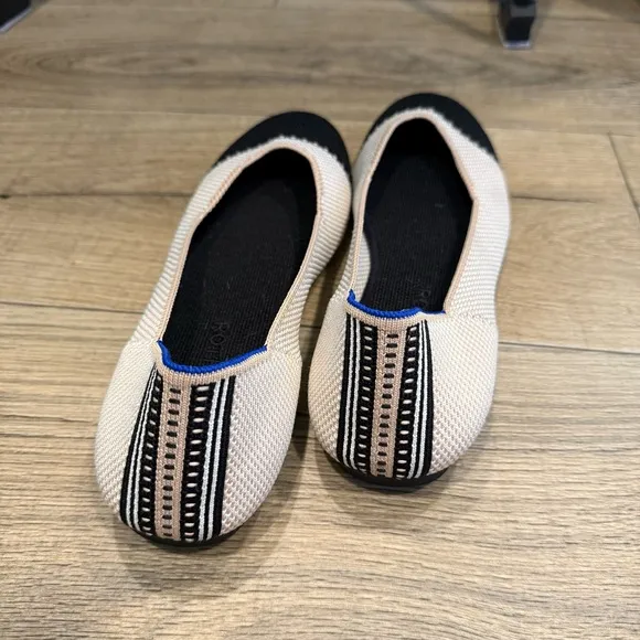 Rothy’s Black and Cream Flats with Comfort Women’s 10
