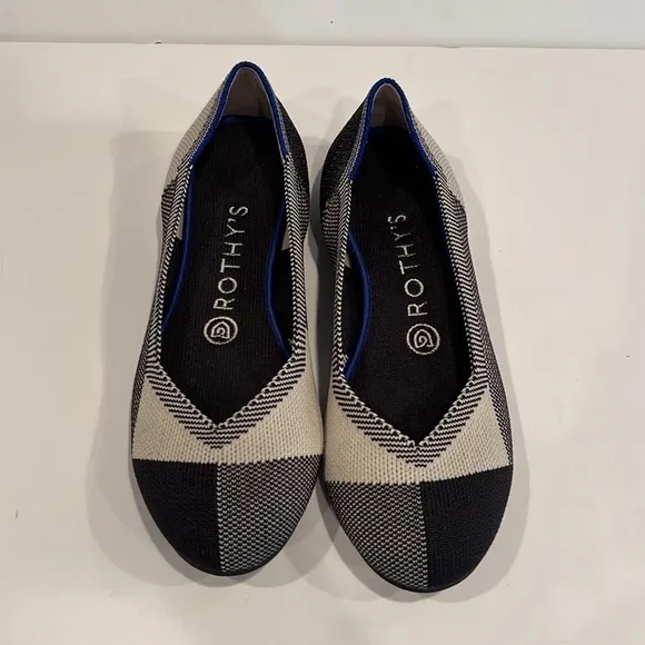 Rothys Black and White round cap toe flat SZ 7