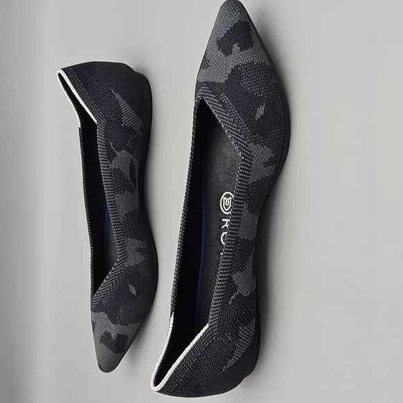 Rothy’s Pointed Toe Camo Flats White Halo Size 7.5