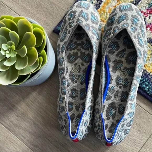 Rothys round toe gray blue spotted leopard print size 9.5 woman’s flat s…