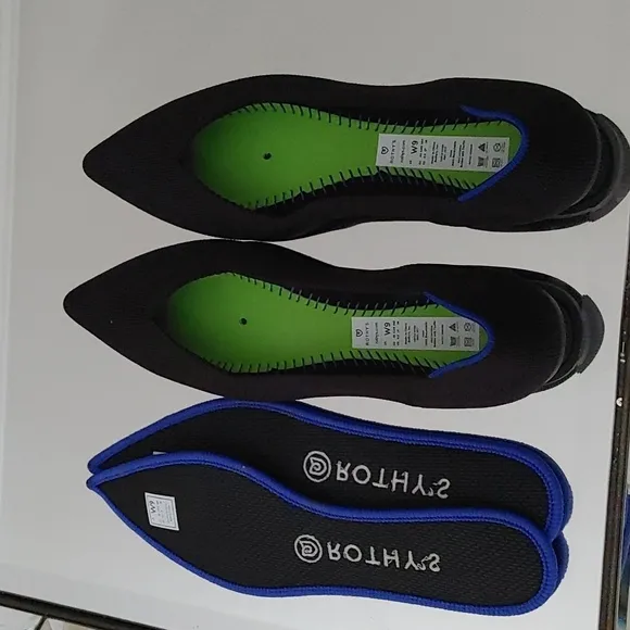 Rothy's The Point Flats Black In size 9