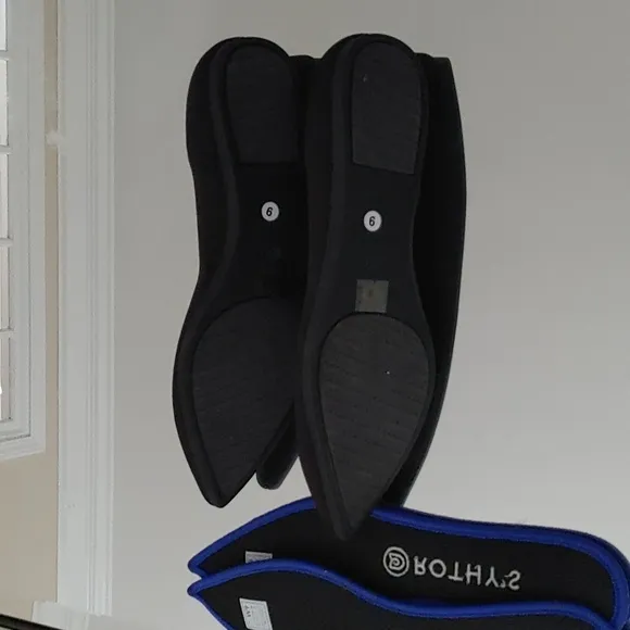 Rothy's The Point Flats Black In size 9