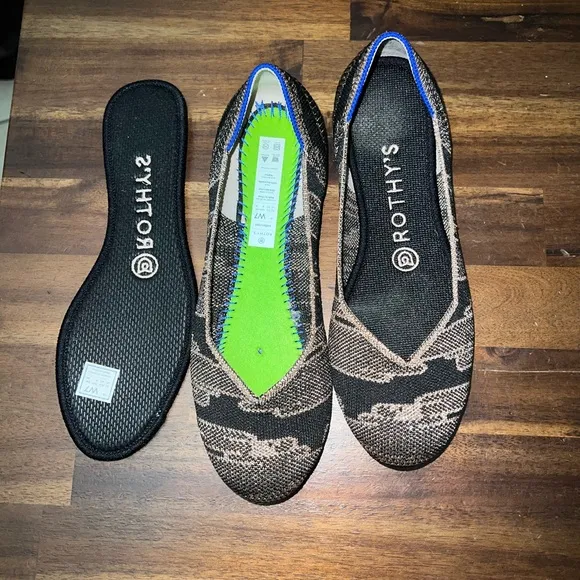 Rothy’s US 7 Golden Shimmer Round toe Flats