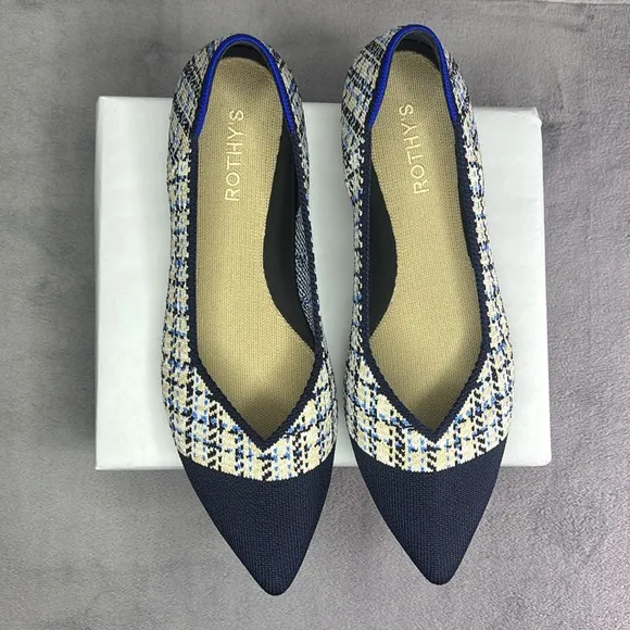 🔥🔥🔥Rothy's Women's Blue and Cream Flats Size: 9.5 NWOT🔥🔥🔥