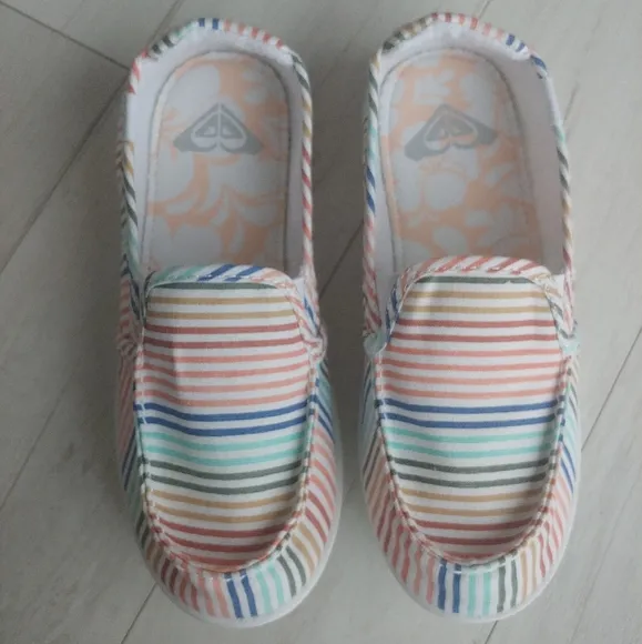 ROXY NWOT Minnow Stripe Slip-On Shoes