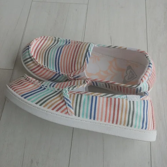ROXY NWOT Minnow Stripe Slip-On Shoes