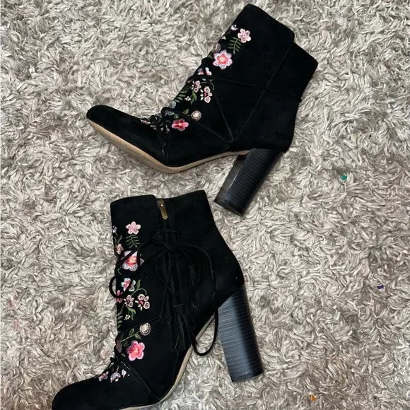 Sam Edelman Anthropologie Suede Winnie Ankle Boots Black Embroidered Size 11