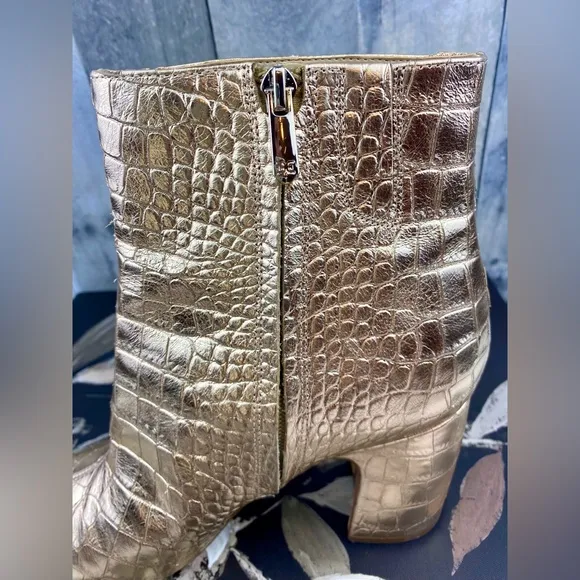 Sam Edelman Hilty Croc Embossed Mirror Metallic Ankle Boots in Gold Size 10.