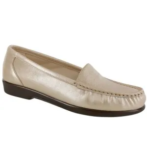SAS TRIPAD Simplify Slip On Loafer Flats COMFORT FOOTBED 9 W Wide Leather